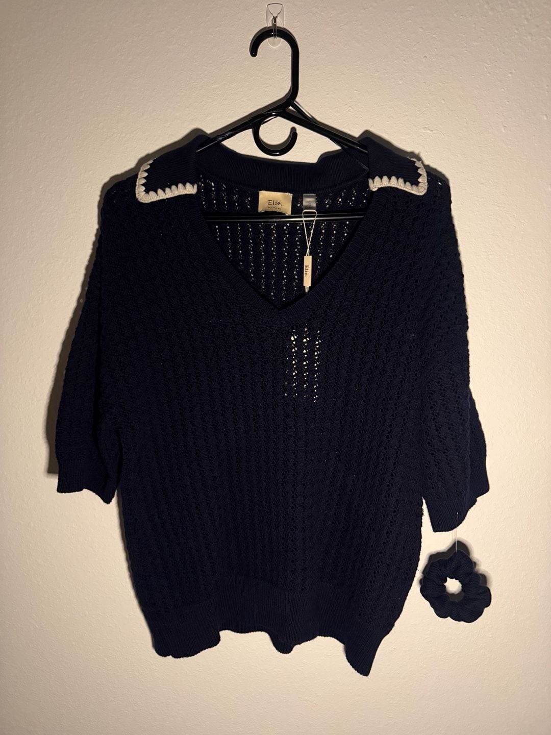 Elie Tahari Crochet Knit Polo Sweater Size L Navy Blue Cotton V-Neck New Elie Tahari Crochet Knit Polo Sweater Size L Navy Blue Cotton V-Neck New