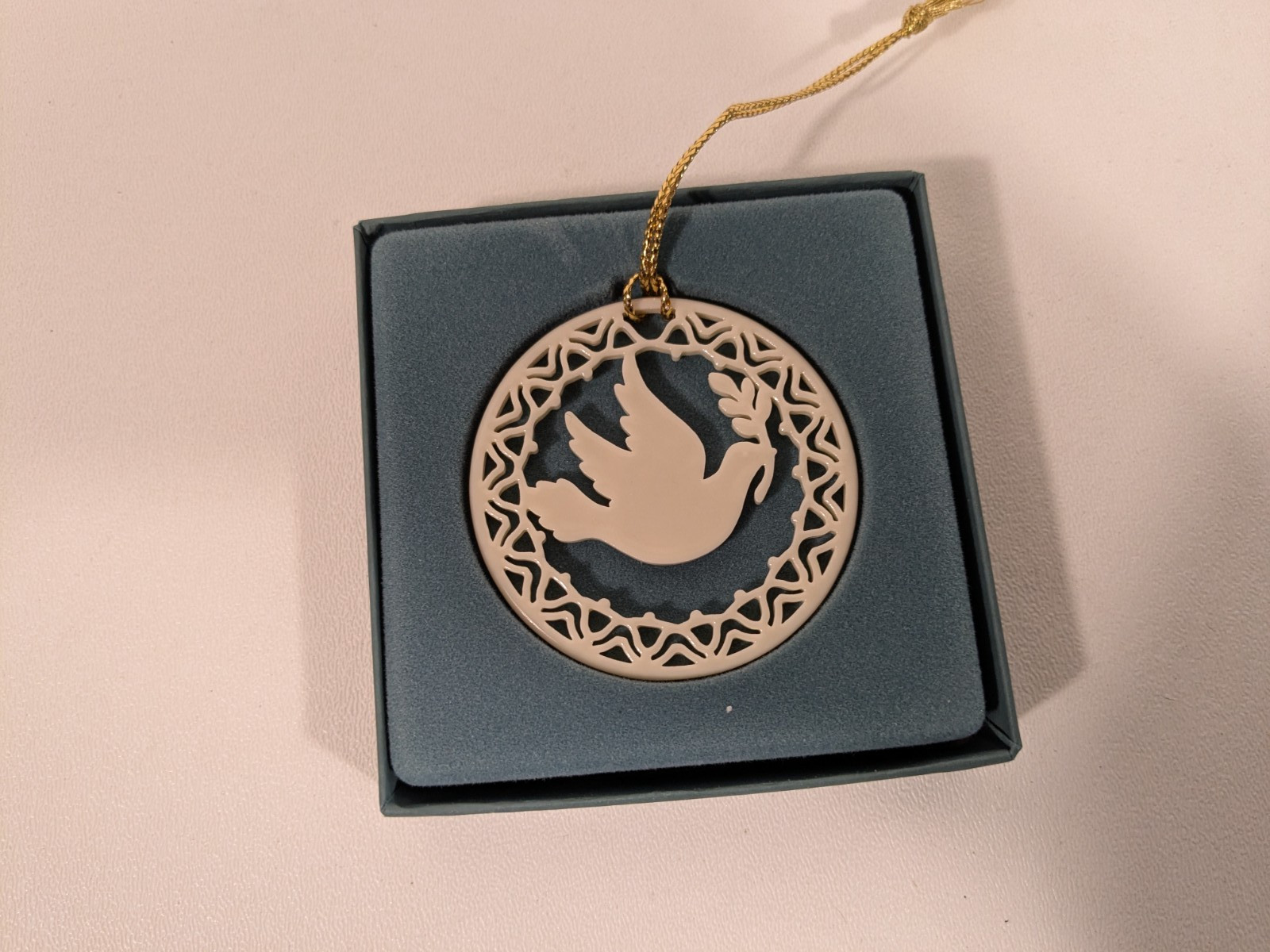 VTG Lenox Turltle Dove Mistletoe Christmas Yuletide Ornament Holiday Decor + Box VTG Lenox Turltle Dove Mistletoe Christmas Yuletide Ornament Holiday Decor + Box