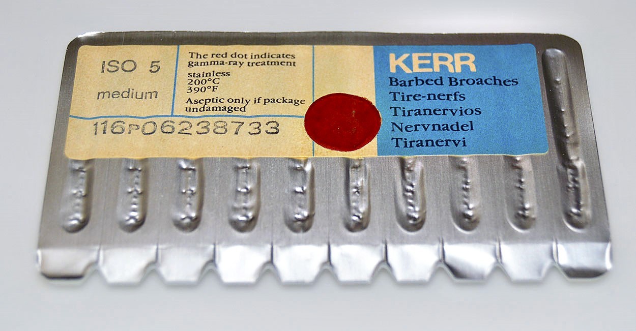 Kerr Barbed Broaches ISO 5 Medium 10 in Pack