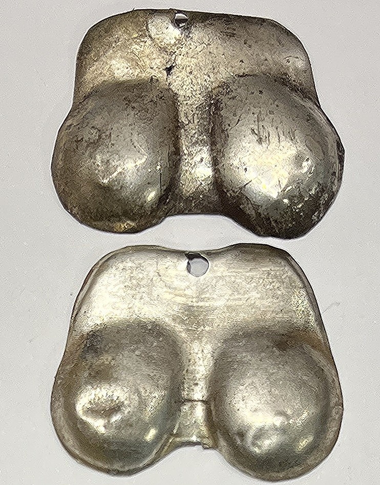 Hispanoamerican antique Ex Votos lot x2 Breast, miracles, lamine du metal silver