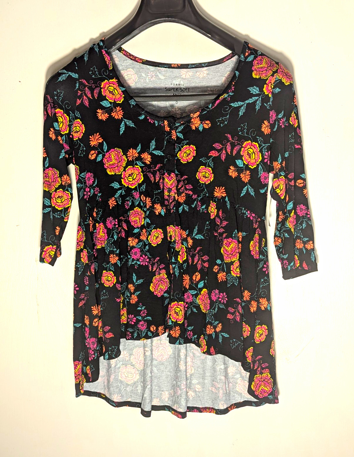 NWT Torrid Super Soft Black Floral Babydoll Tunic Top Hi-Low Size 0 Large 12