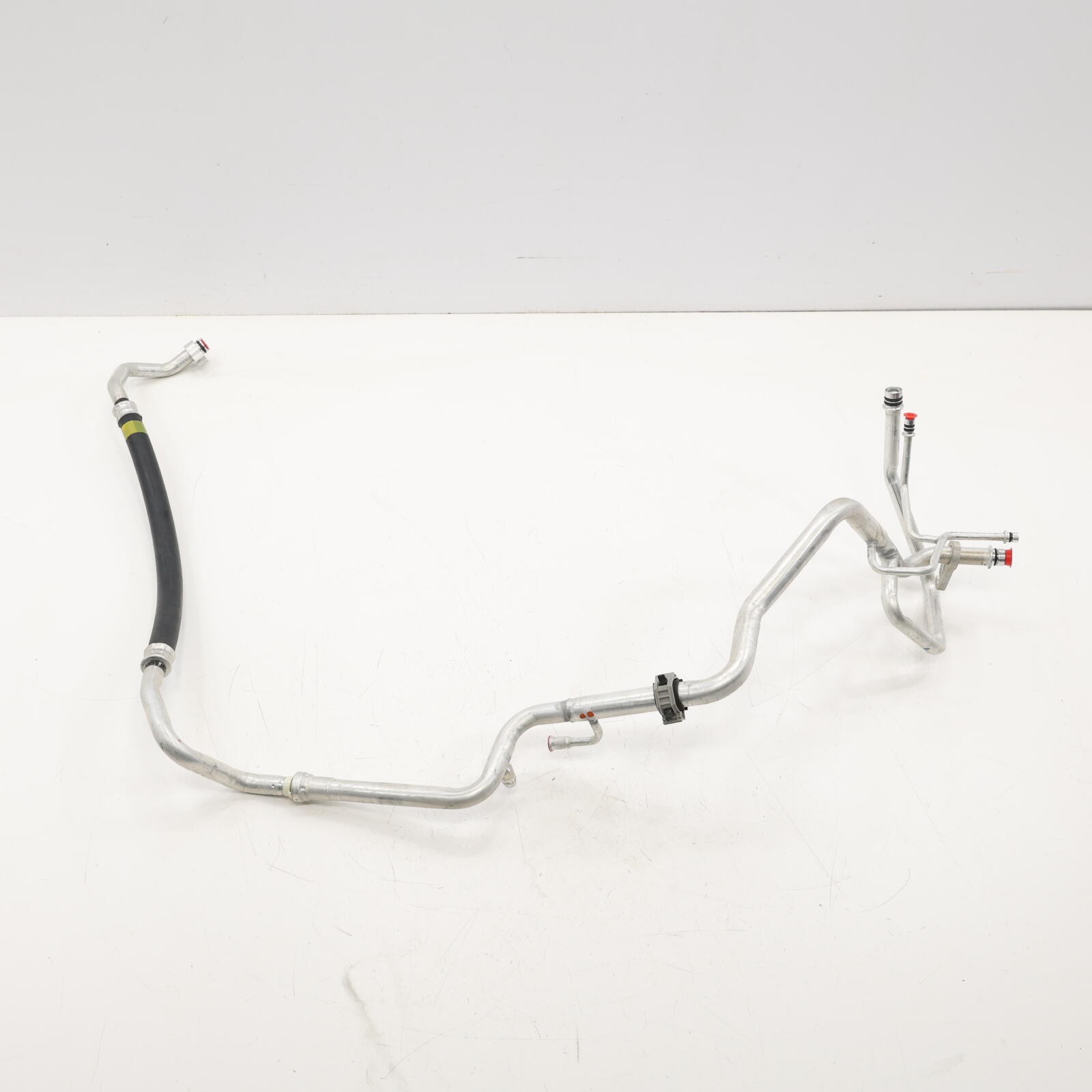 2021 - 2026 TOYOTA SIENNA HVAC A/C AIR CONDITIONING REFRIGERANT SUCTION HOSE OEM 2021 - 2026 TOYOTA SIENNA HVAC A/C AIR CONDITIONING REFRIGERANT SUCTION HOSE OEM