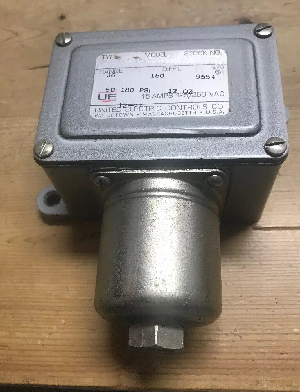 J6-160 PRESSURE SWITCH 50-180 PSI NEW OLD STOCK J6-160 PRESSURE SWITCH 50-180 PSI NEW OLD STOCK
