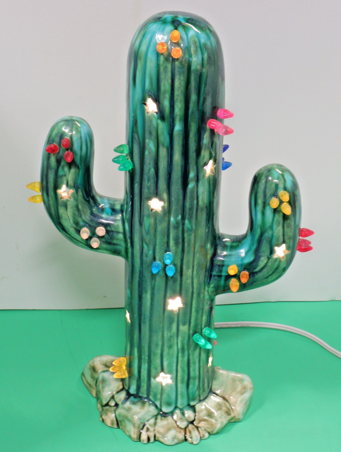Vintage Light-up Hand Painted Ceramic Christmas Saguaro Cactus Tree 15\
