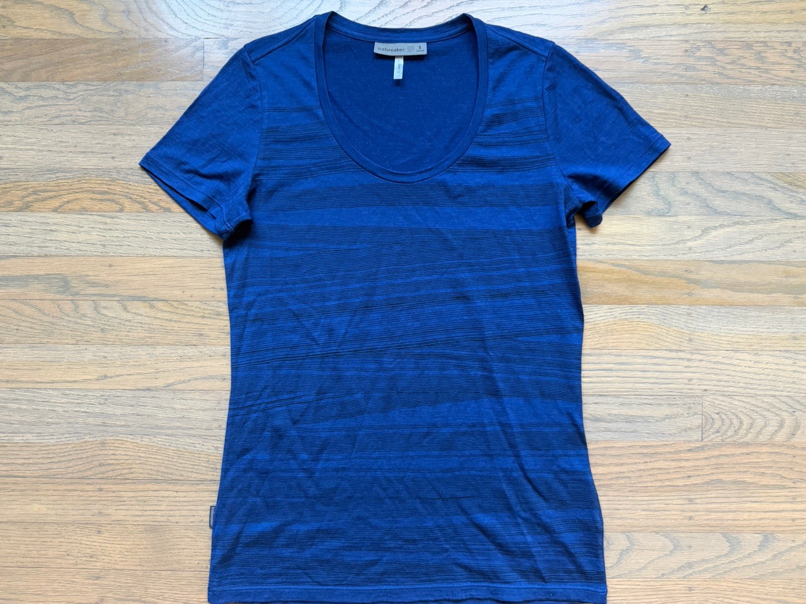 Icebreaker Cool-Lite Blue Merino Wool Striped Short Sleeve Scoop Neck T Shirt Sm Icebreaker Cool-Lite Blue Merino Wool Striped Short Sleeve Scoop Neck T Shirt Sm