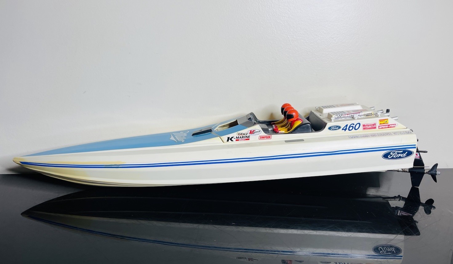 Vintage Kyosho Jet Stream RC Boat 32” *read