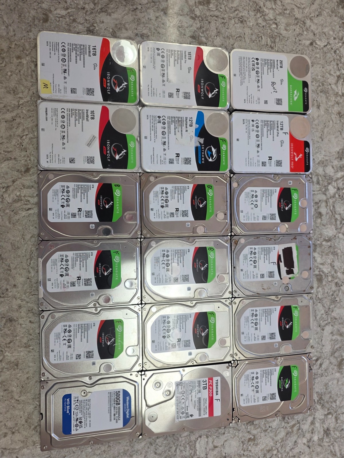 LOT of 18 HDDs / Hard Drives 3.5\