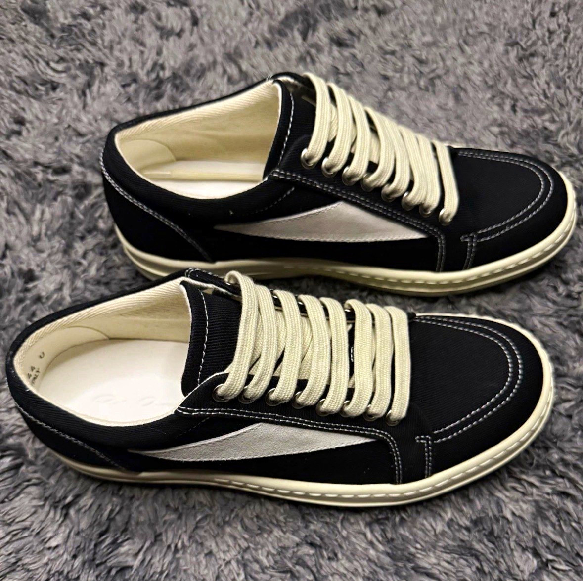 Rick Owens Men\'s Black/White Solid Low Top Lace-Up Sneakers w/ Box EU 45 US 11.5 Rick Owens Men\'s Black/White Solid Low Top Lace-Up Sneakers w/ Box EU 45 US 11.5