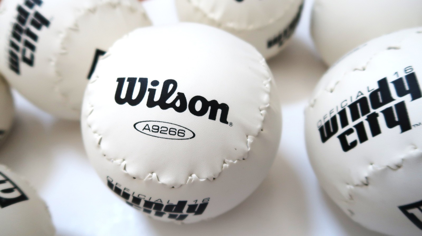 Wilson® Windy City 16\