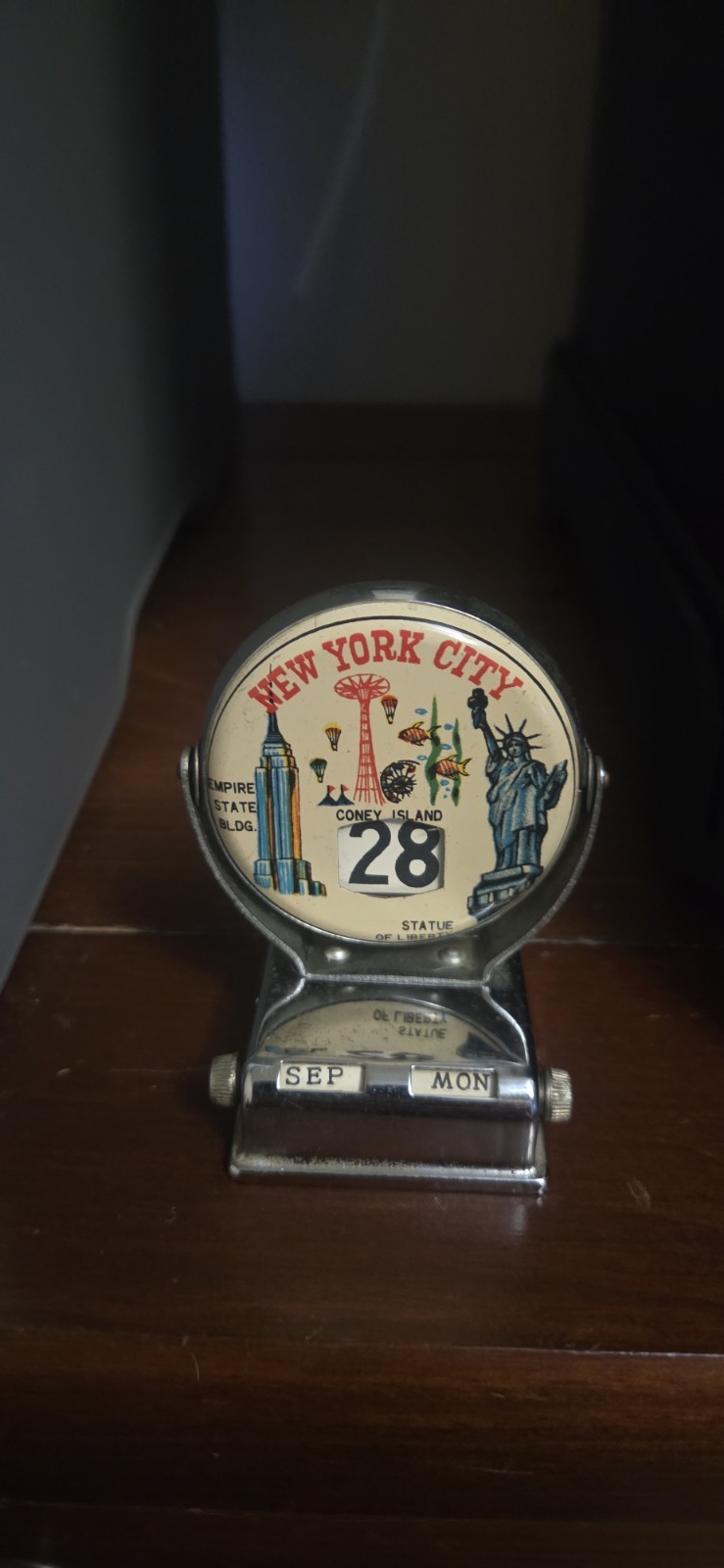 Vintage 1964-65 New York World's Fair Perpetual Souvenir Desk Day Calendar