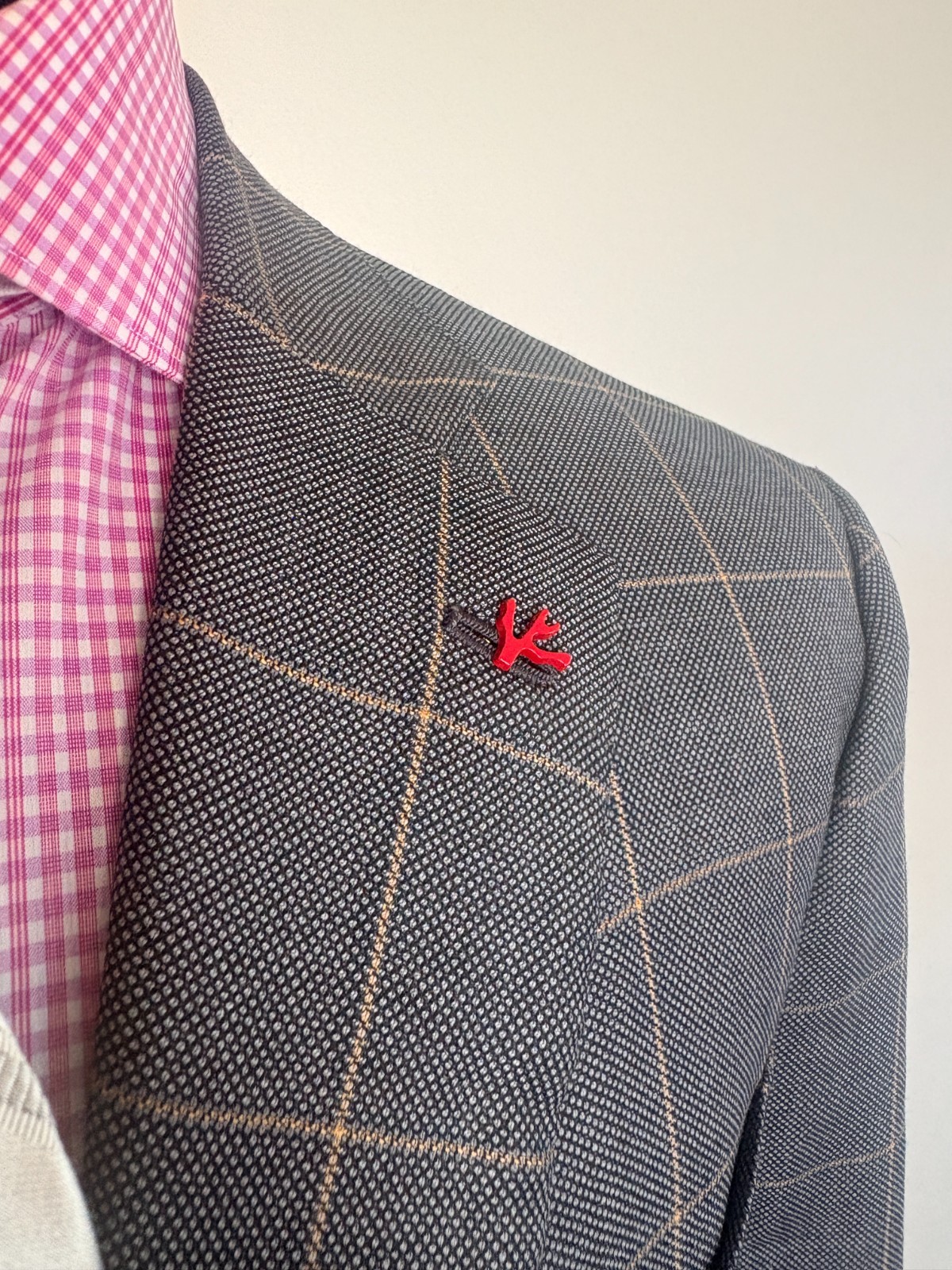 $4495.00 ISAIA Modern 2-Button Sport Jacket & Coral Lapel Pin 42 R e52