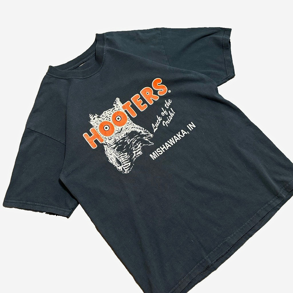 VTG / Y2K Hooters T-Shirt Men\'s XL - 2XL Black Short Sleeve Crewneck Cotton VTG / Y2K Hooters T-Shirt Men\'s XL - 2XL Black Short Sleeve Crewneck Cotton