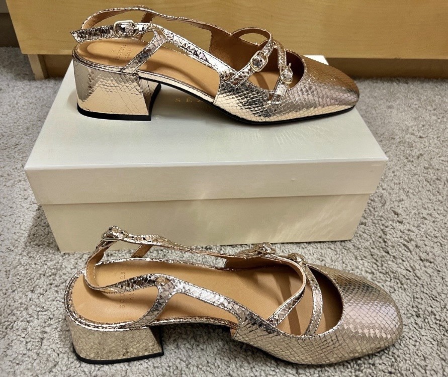 Sezane Paula Babies Metallic Gold. Size 42. VGUC. Box Included. Sezane Paula Babies Metallic Gold. Size 42. VGUC. Box Included.