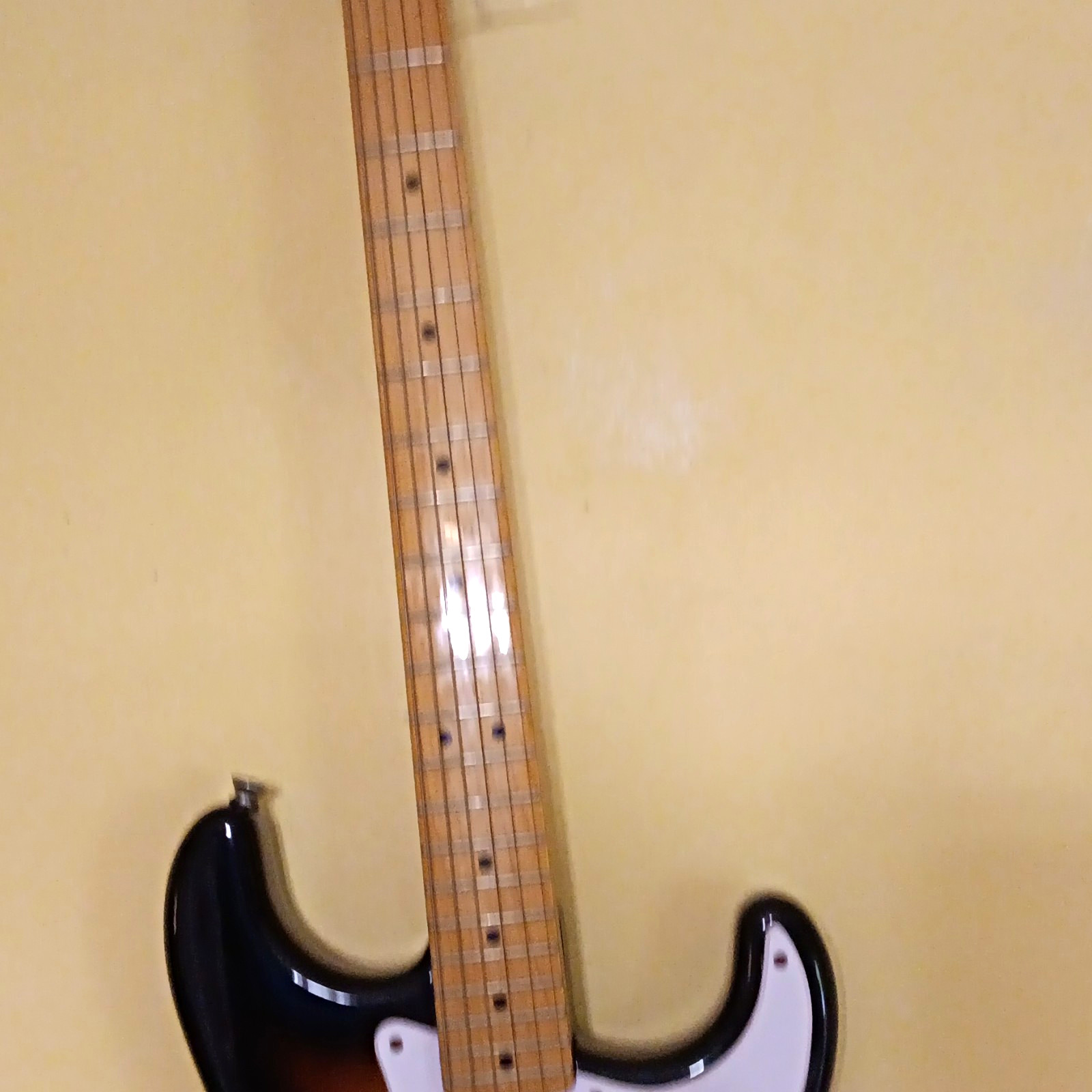 Fender Stratocaster Solid Body Electric Guitar Black 6-String RH Maple Neck Fender Stratocaster Solid Body Electric Guitar Black 6-String RH Maple Neck