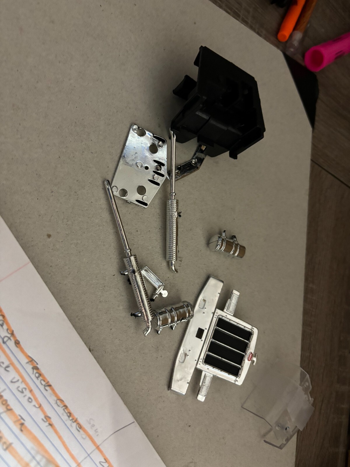 1/32 NEW RAY PETERBILT 379 TRUCK PARTS , NO PACKAGING # C 712 1/32 NEW RAY PETERBILT 379 TRUCK PARTS , NO PACKAGING # C 712