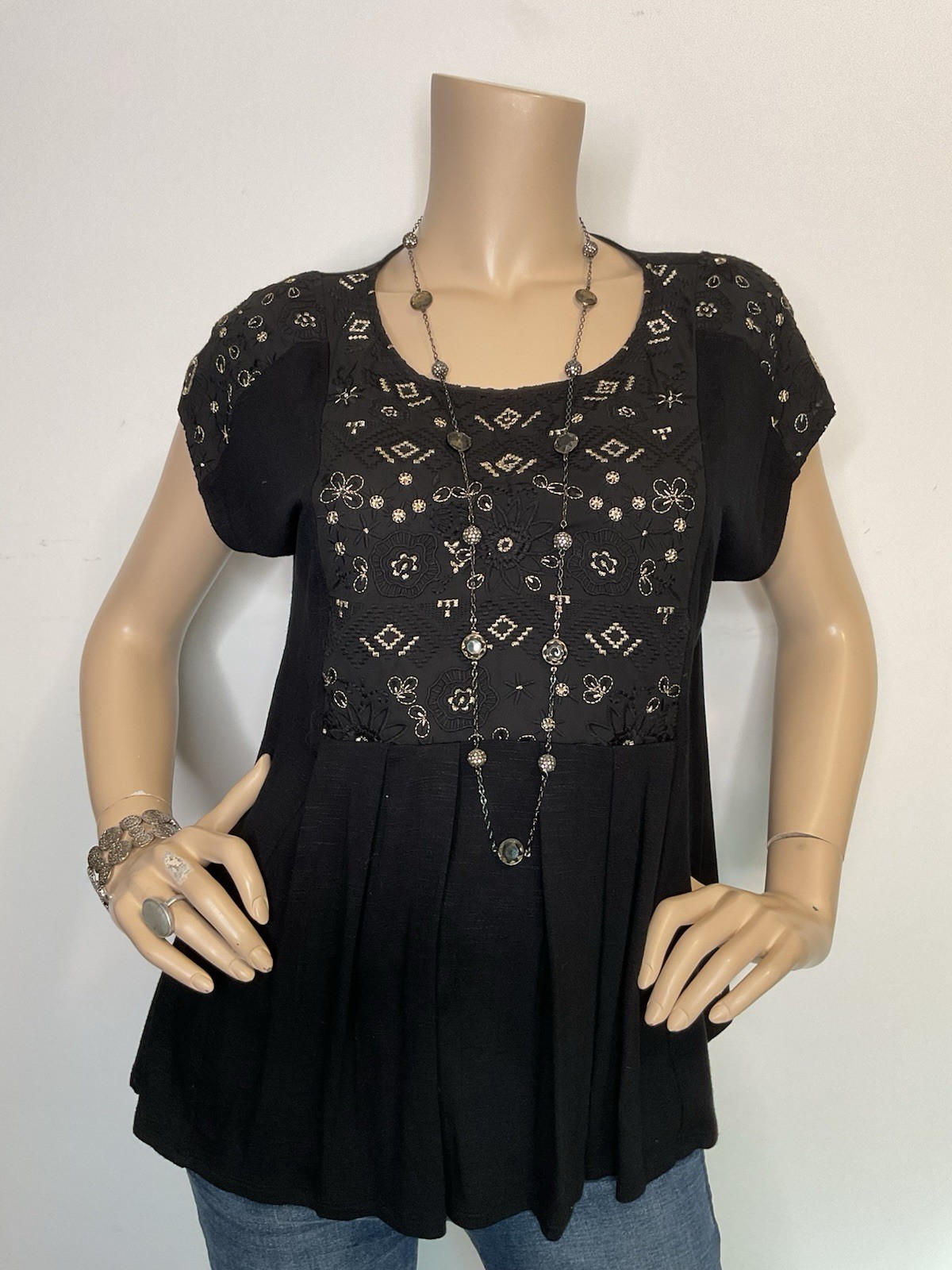 Akemi + Kin Anthropologie Medium Arcana Embroidered Top Shirt New