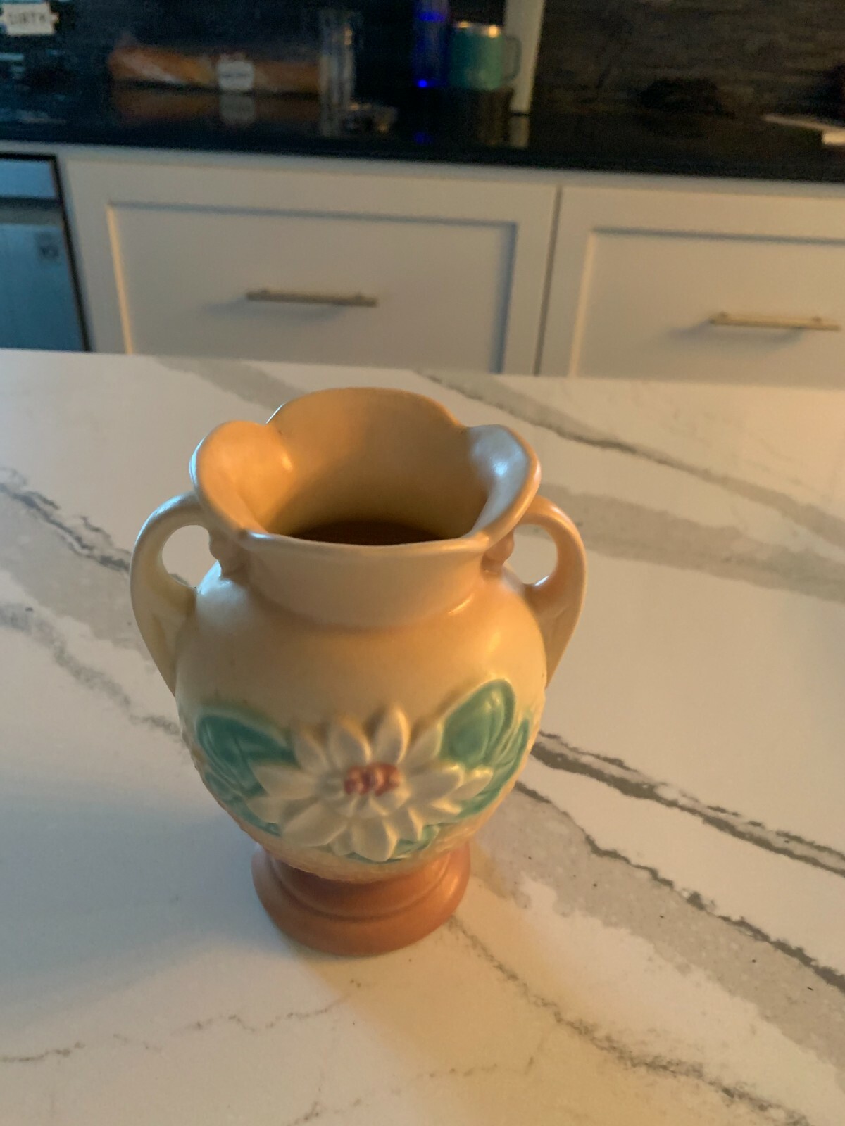 Vintage Hull Art Pottery U.S.A. Double Handled Vase Vases Flowers 5 1/2\ Vintage Hull Art Pottery U.S.A. Double Handled Vase Vases Flowers 5 1/2\