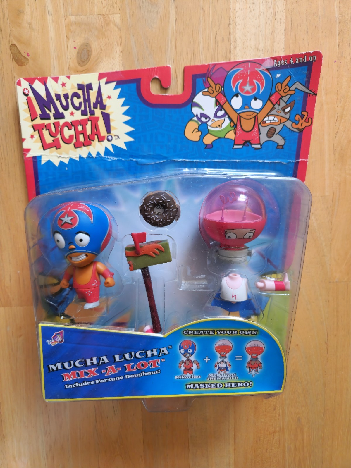 Rare Mucha Lucha 2004 JAKKS Rikochet / Megawatt create | damaged box see pics Rare Mucha Lucha 2004 JAKKS Rikochet / Megawatt create | damaged box see pics
