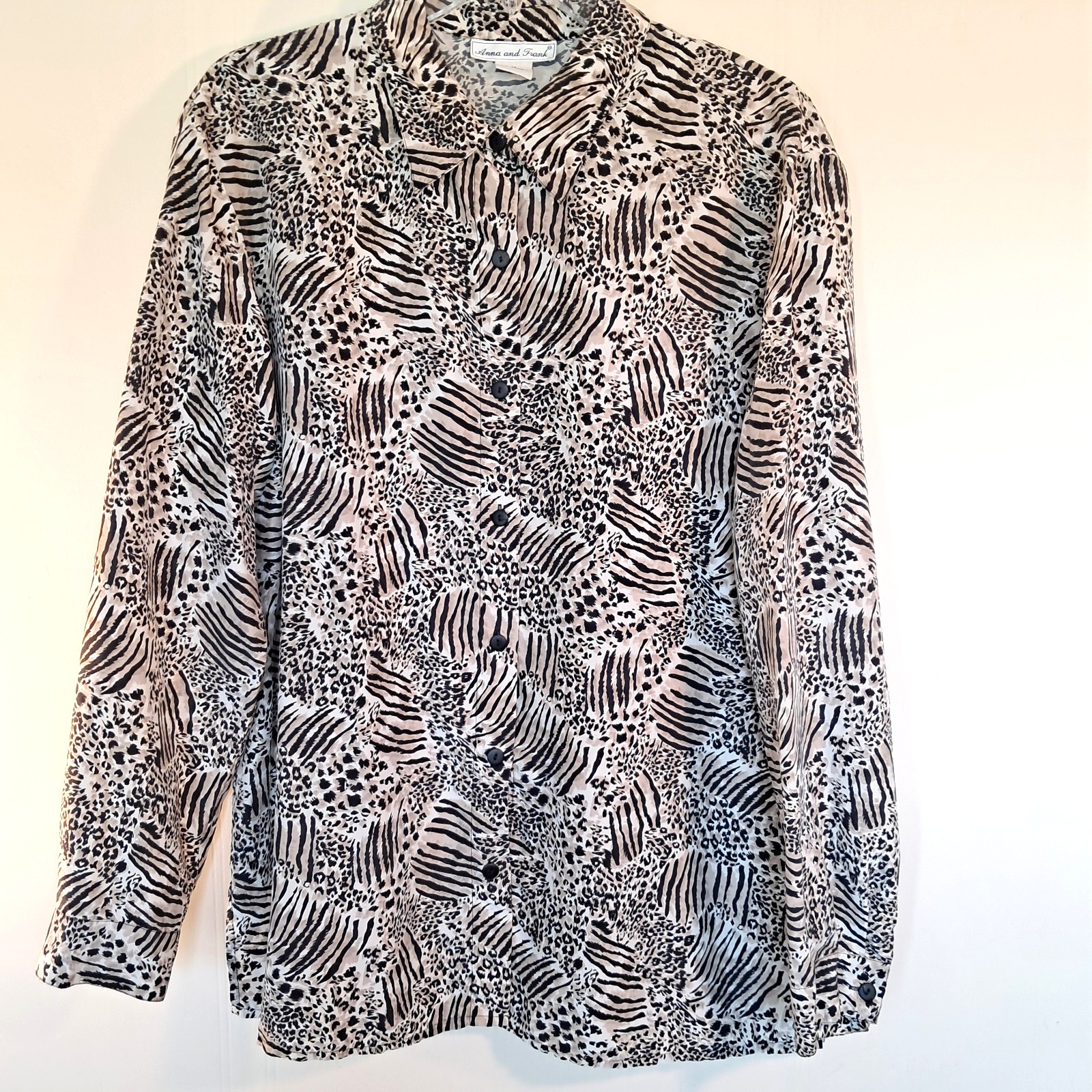 Vintage Anna And Frank Womens 100% Silk Animal Button Up Long Sleeve Size Medium