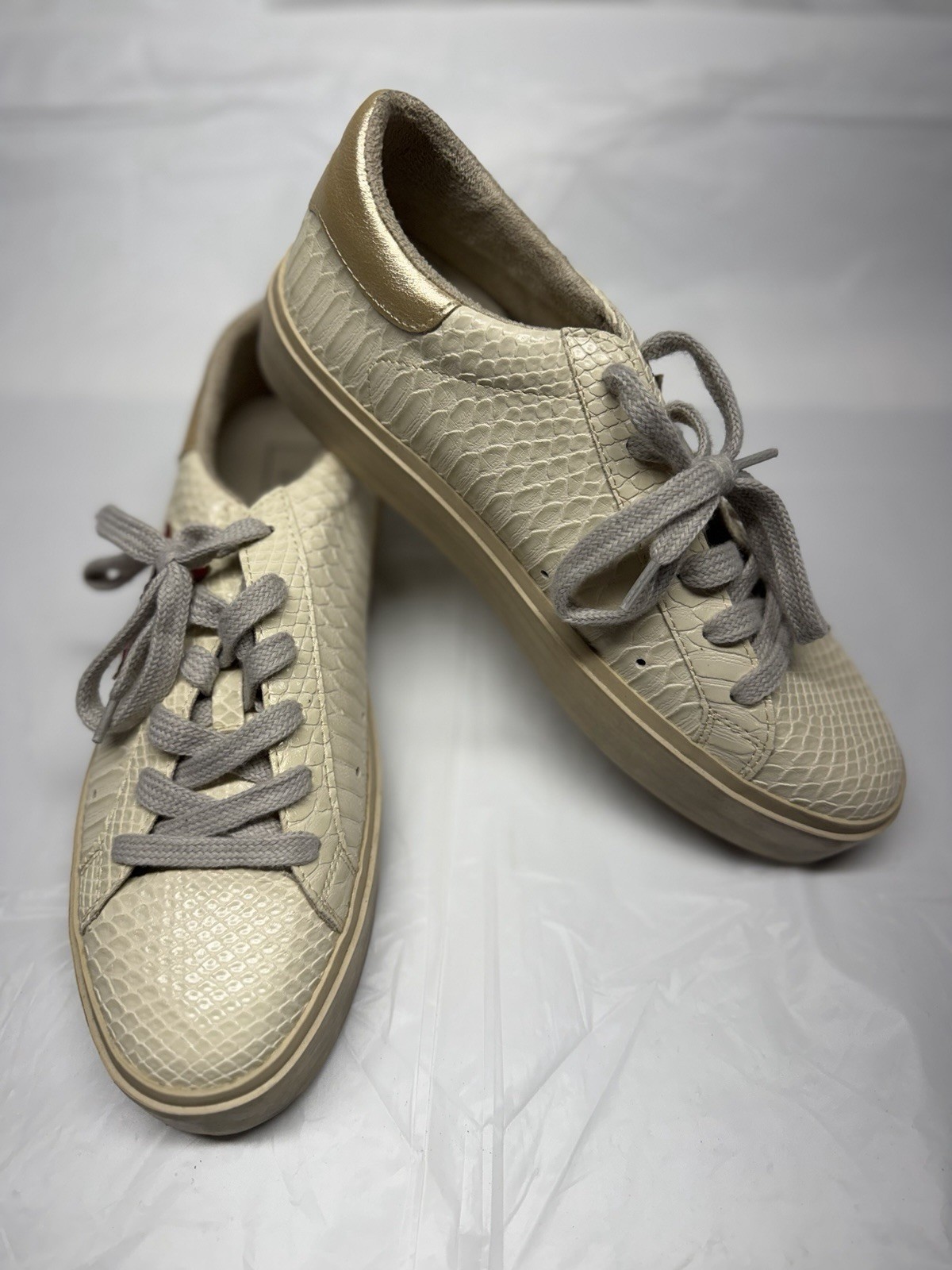 Shu Shop Women’s Reba Stone Snake Faux Leather Sneakers Lace Up Size 9
