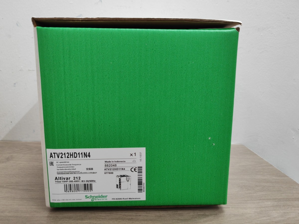  NEW ATV212HD11N4 frequency converter ATV212HD11N4 can accelerate shipme