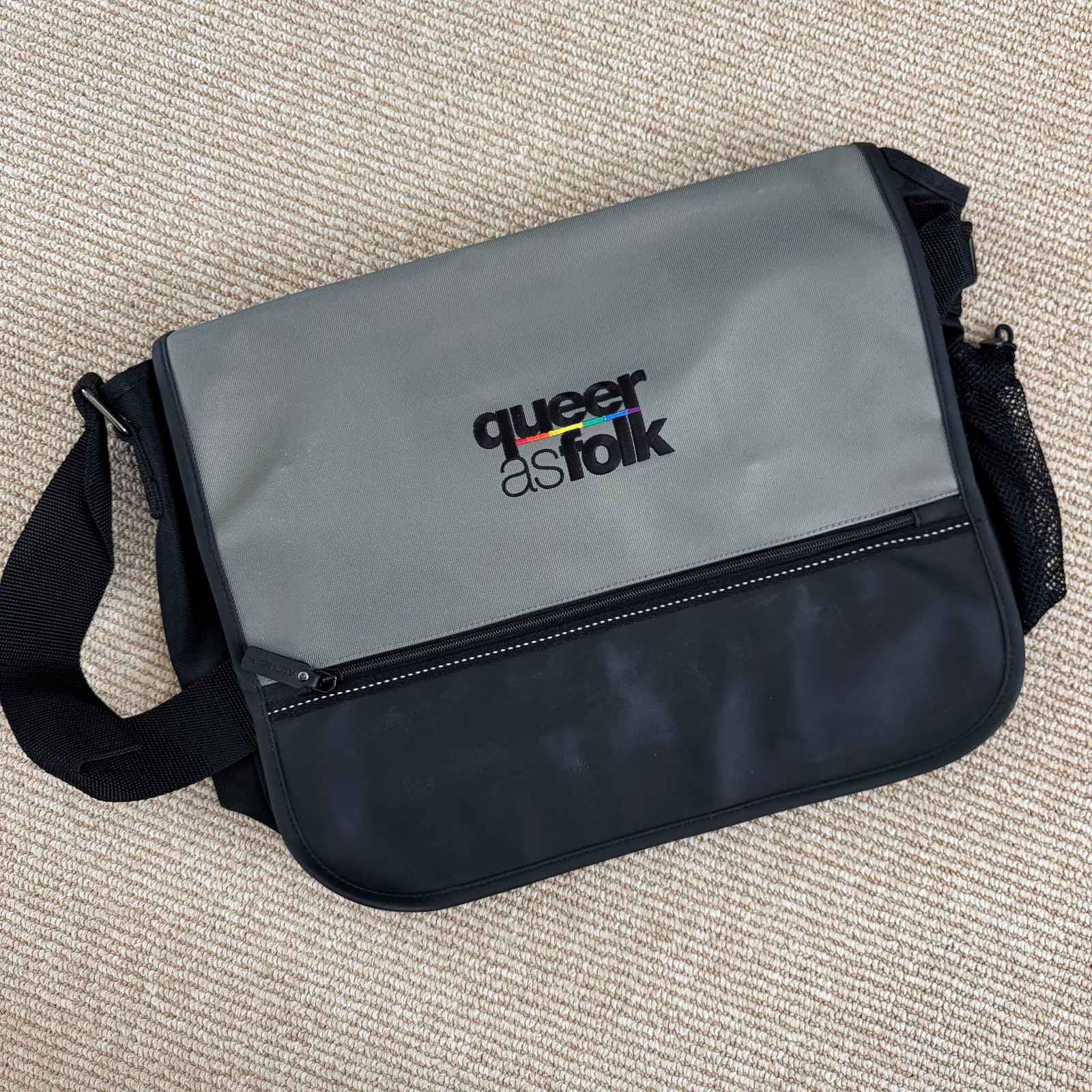 RARE Queer As Folk Showtime Messenger Bag - Crew Gift from Rosie O\'Donnell RARE Queer As Folk Showtime Messenger Bag - Crew Gift from Rosie O\'Donnell