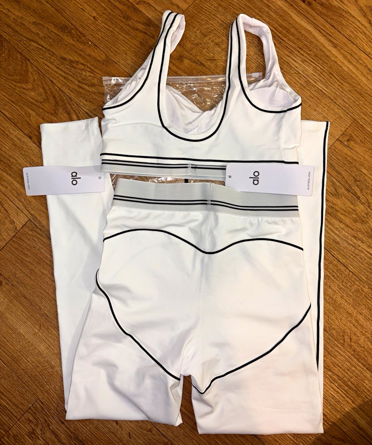 Alo 2-Piece Sports Bra & Leggings Set White/Black Trim Women’s Size S