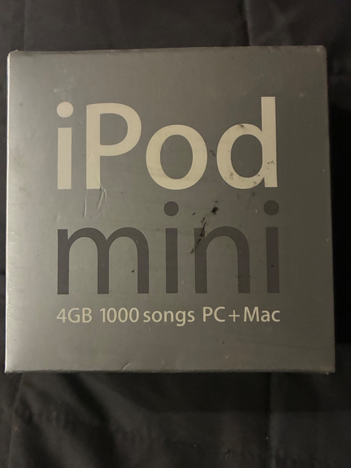 Apple iPod Mini Silver factory sealed original box - 4GB - 2005 — M9800LL/A