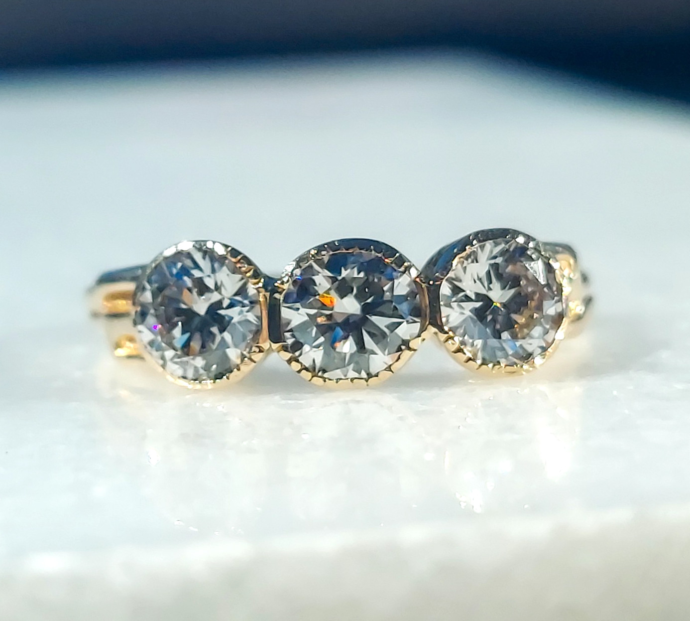 Vintage ring 1.10 ctw diamond 3 diamonds ring ,10K Gold diamond ring, Size 5.5