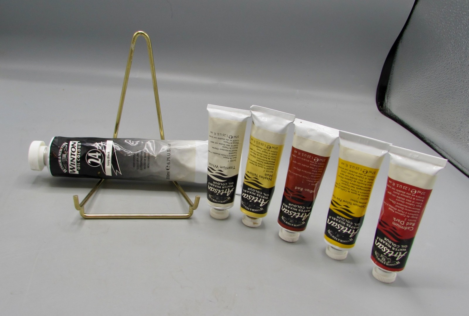 Winsor & Newton Water mixable Oil Color 6 Tubes Pre-Owned Winsor & Newton Water mixable Oil Color 6 Tubes Pre-Owned