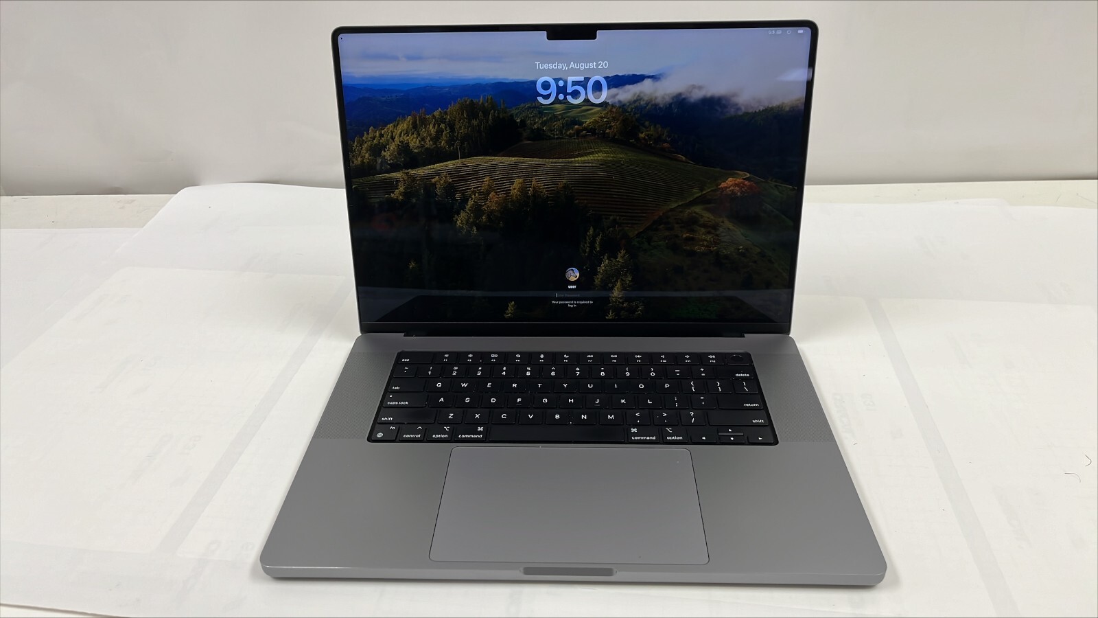 Apple MacBook Pro 16.2\