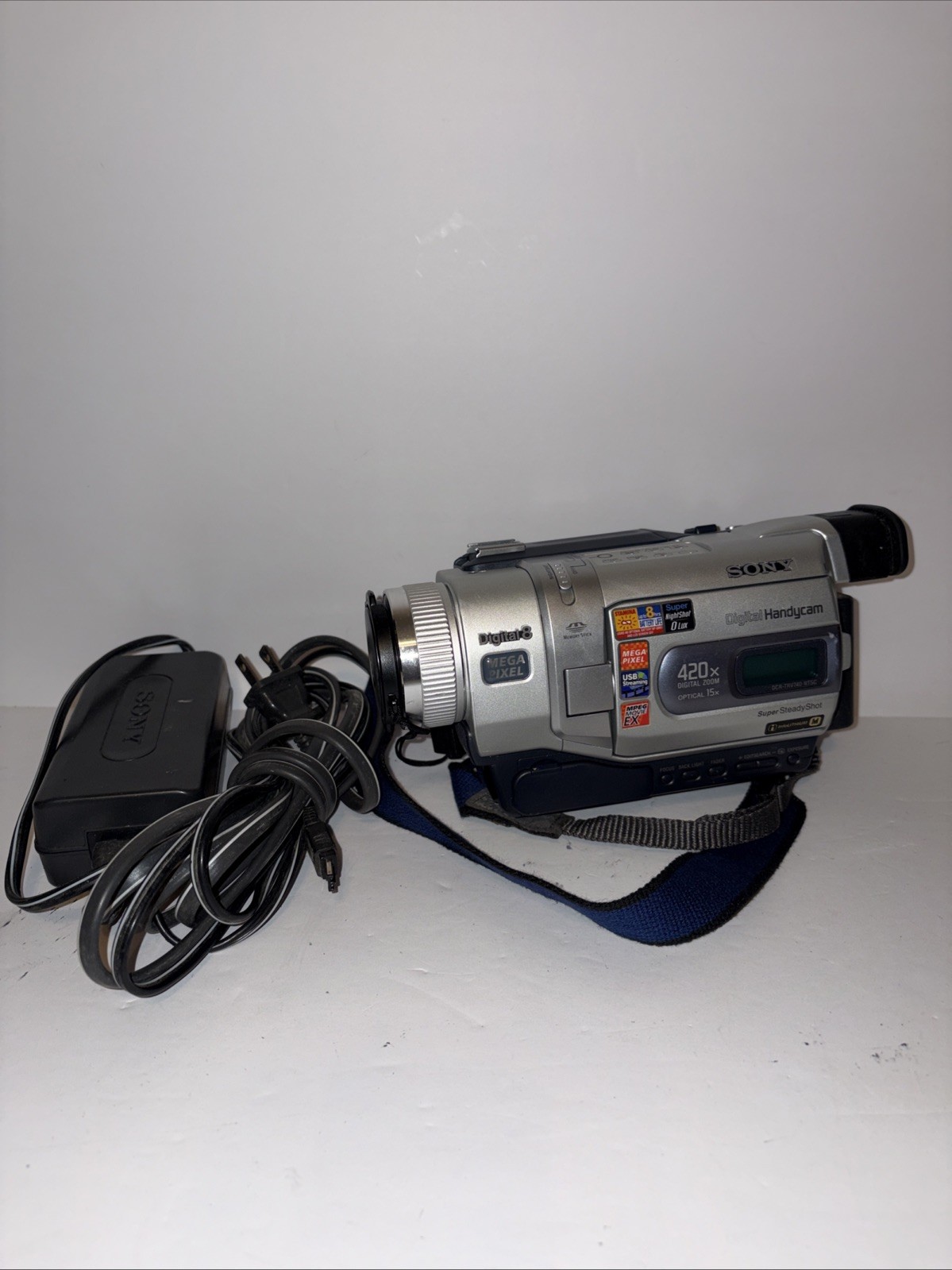 Sony Handycam DCR-TRV740 Digital8 HI8 8mm Video8 Camcorder - Powers On, Read