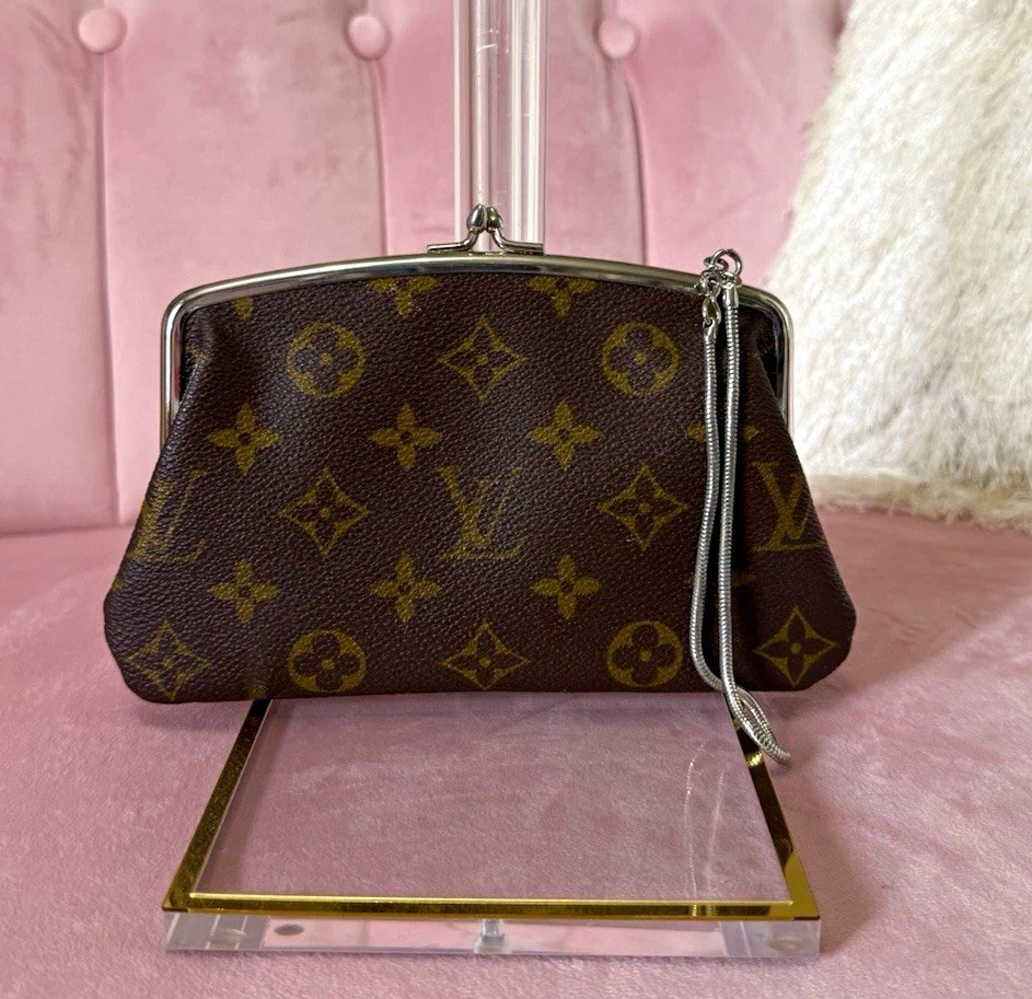 LOUIS VUITTON LV Vintage RARE Marais French Kisslock Clutch Wristlet Bag