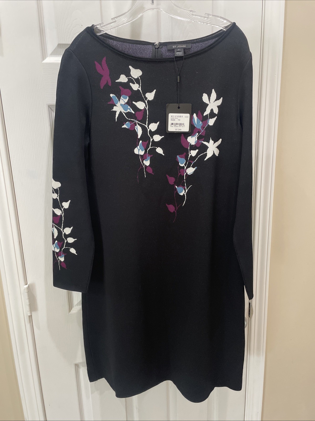 ST. JOHN NWT Caviar Black Floral Round Neck gorgeous flattering Dress Sz 10