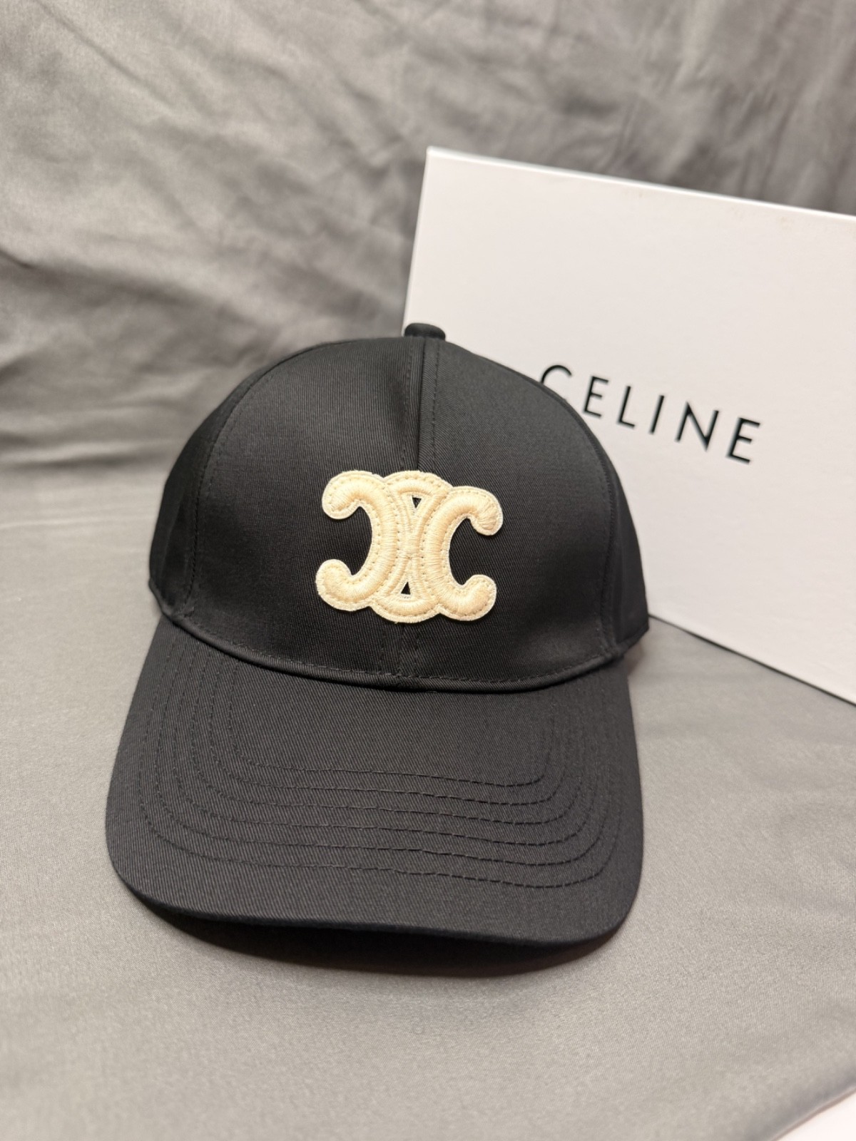 CELINE Paris Black Triomphe Adjustable Baseball Cap Size Medium Women\'s CELINE Paris Black Triomphe Adjustable Baseball Cap Size Medium Women\'s