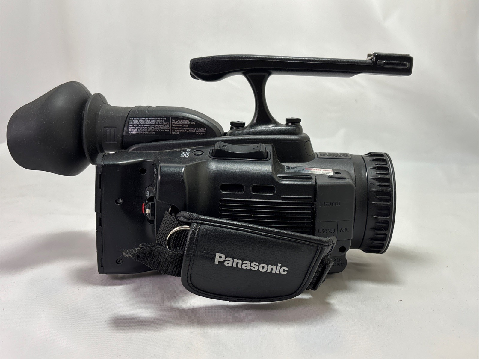 Panasonic AG-HMC40P AVCCAM HD Camcorder Works W Battery And Charger Panasonic AG-HMC40P AVCCAM HD Camcorder Works W Battery And Charger