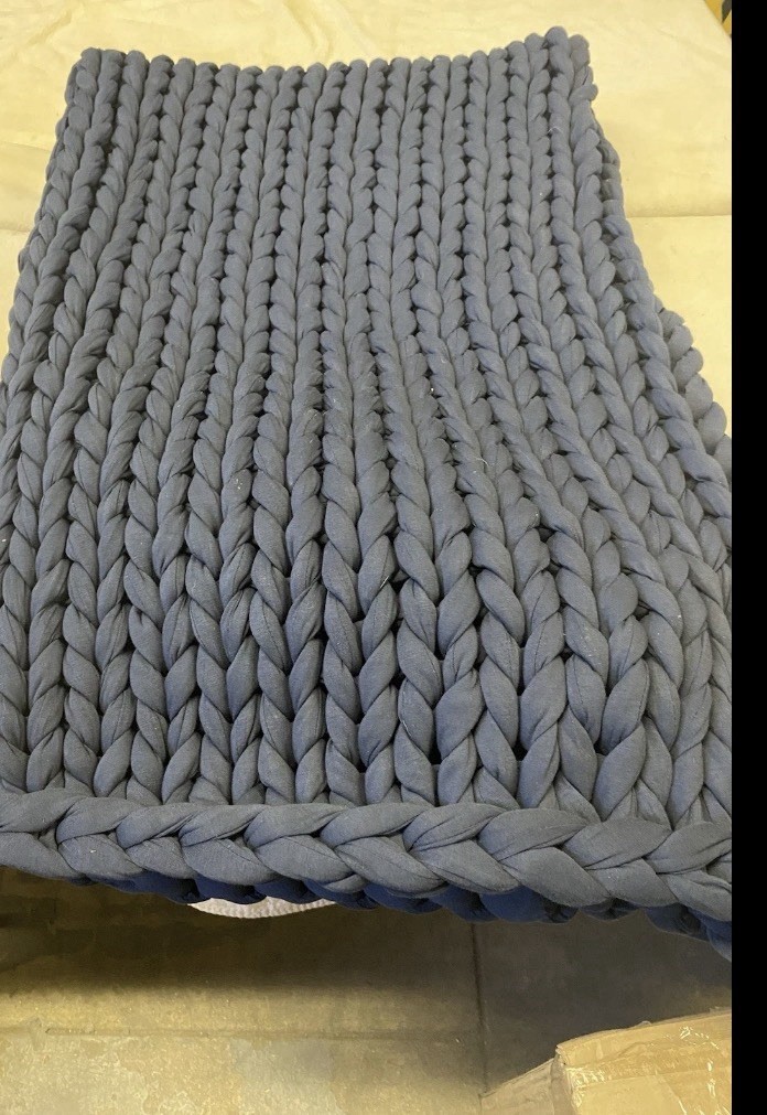 Bearaby  Cotton Napper  Throw  20 Lb  Retail $299 Midnight Blue