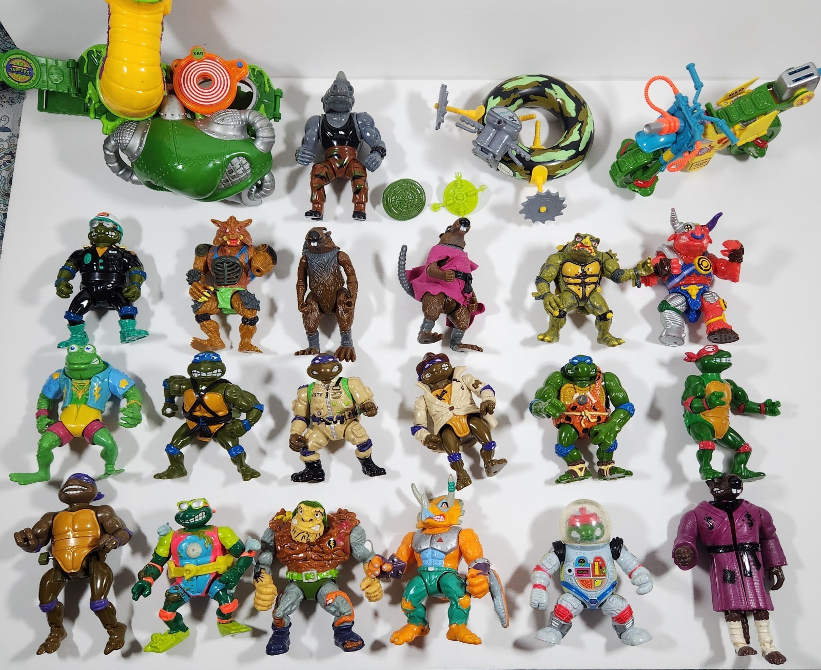 Vintage 1988 Playmates TMNT 19 Figure Lot, Vehicles, Mask, Ninja Turtles 80s 90s Vintage 1988 Playmates TMNT 19 Figure Lot, Vehicles, Mask, Ninja Turtles 80s 90s