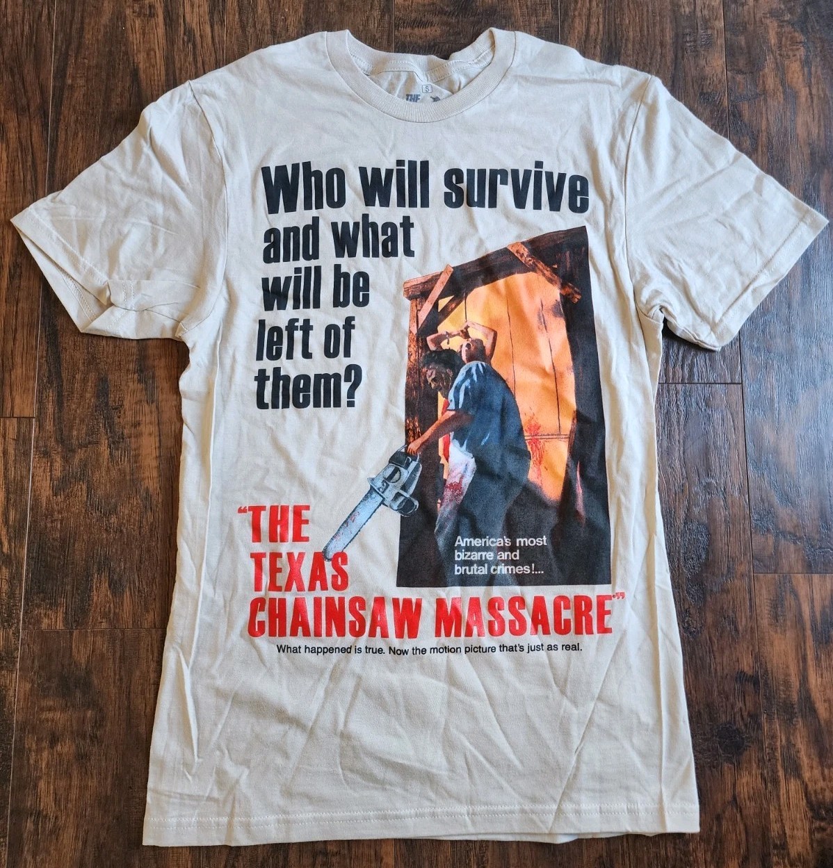 Hot Topic Authentic THE TEXAS CHAINSAW MASSACRE T-Shirt Men\'s Size Small, NEW Hot Topic Authentic THE TEXAS CHAINSAW MASSACRE T-Shirt Men\'s Size Small, NEW