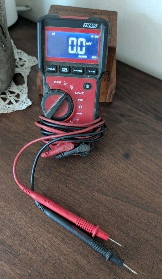 Milwaukee 2217-20 True RMS CAT III 600V 6000-Count Multimeter w/ Leads Milwaukee 2217-20 True RMS CAT III 600V 6000-Count Multimeter w/ Leads