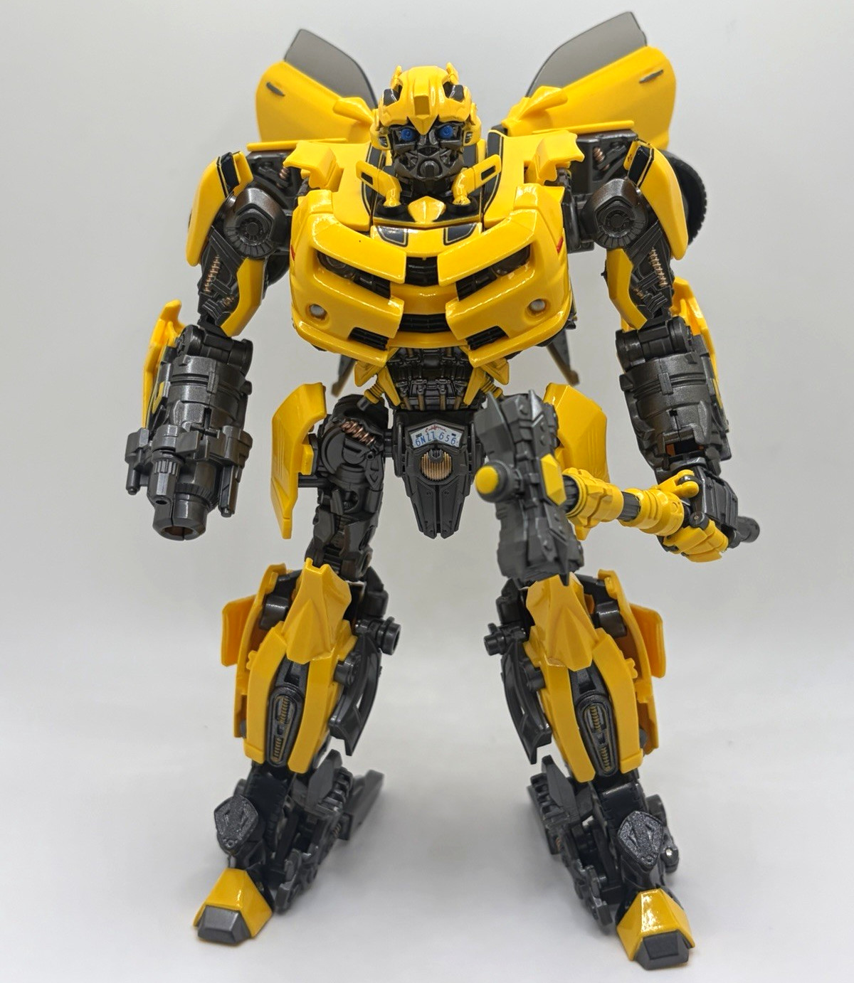 Transformers Bumblebee LTS-03C / MPM Scale KO Hornet Warrior Transformers Bumblebee LTS-03C / MPM Scale KO Hornet Warrior