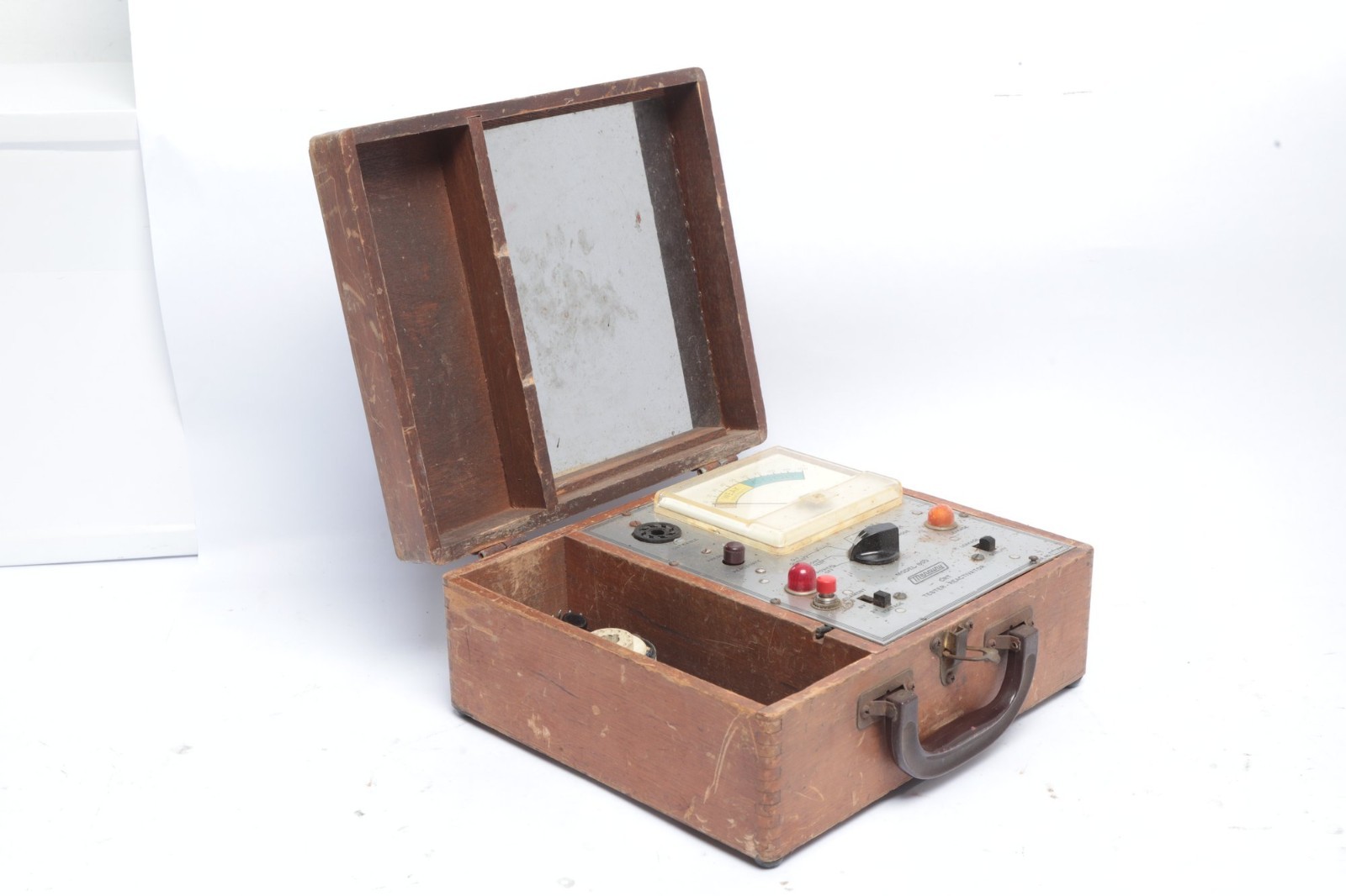 Vintage Mercury Model 800 CRT Tester Reactivator TV Tube Tester Case Adapters