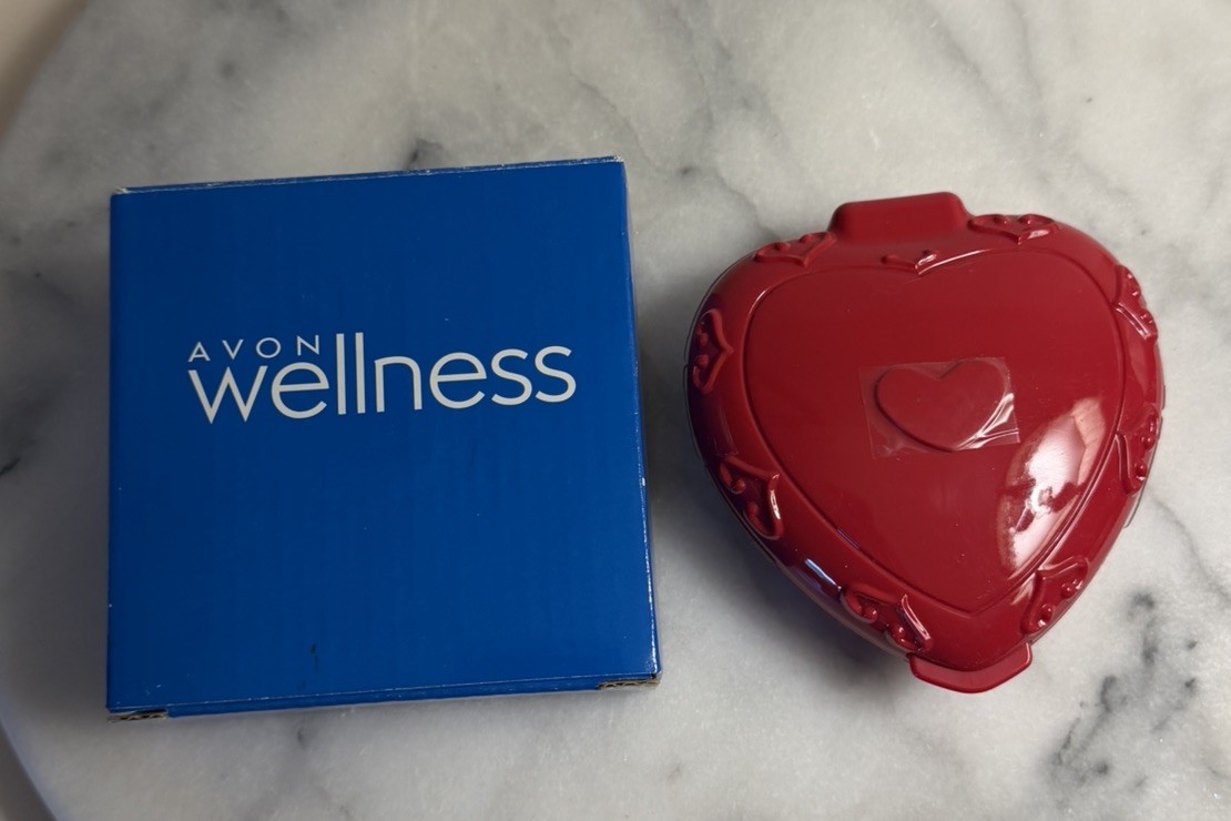 Rare Vintage Heart-Shaped Red Plastic Weekly Pill Organizer With Mirror AVON NIB