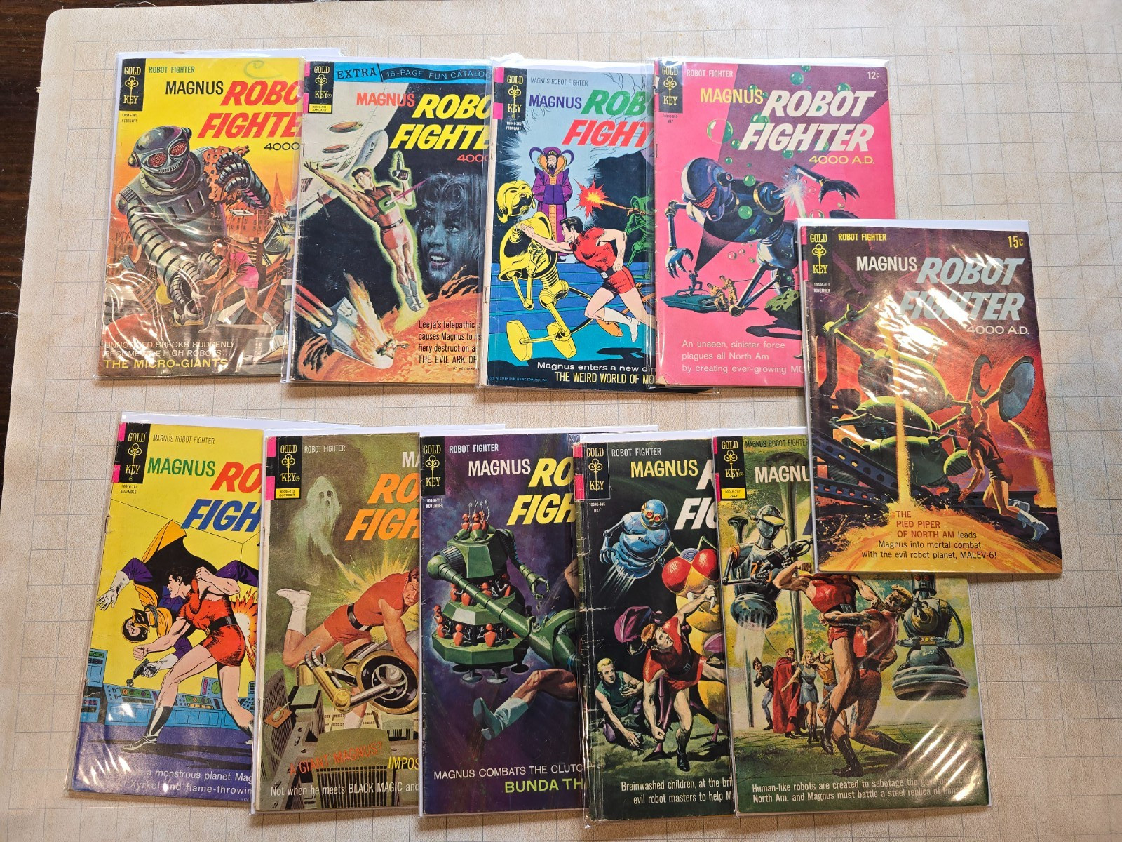 Magnus Robot Fighter lot of 10 Comics Gold Key