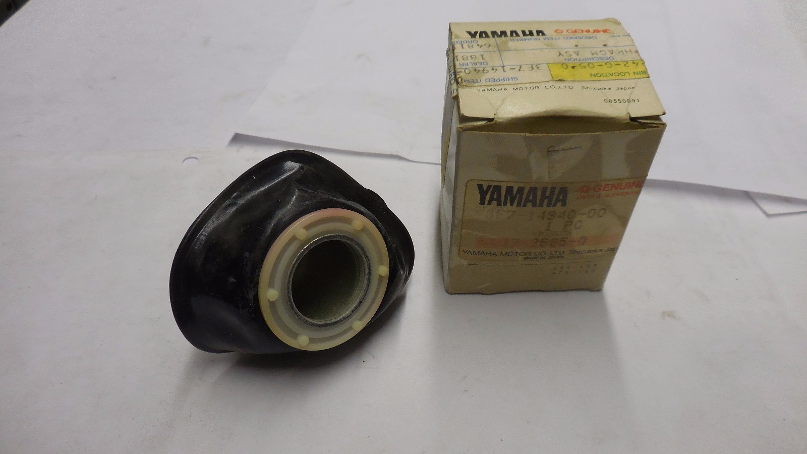 80-82 Yamaha SR250 Diaphragm Assembly 3F7-14940-00-00 NOS