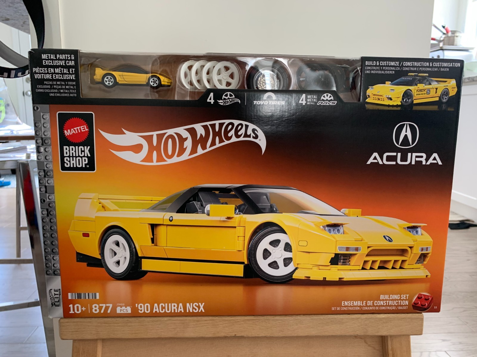 Mattel Brick Shop Hot Wheels 90 Acura NSX Yellow Building Toy 877 Pieces NEW