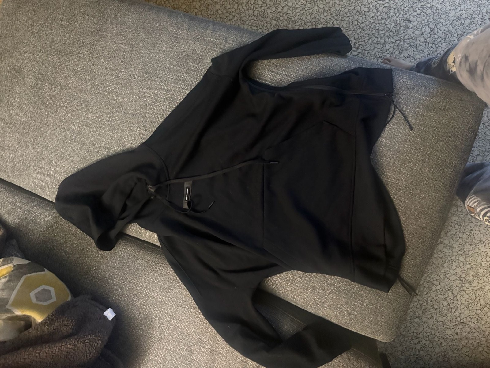 On Running Hoodie Size M Black Run On Clouds Hoodie On Running Hoodie Size M Black Run On Clouds Hoodie