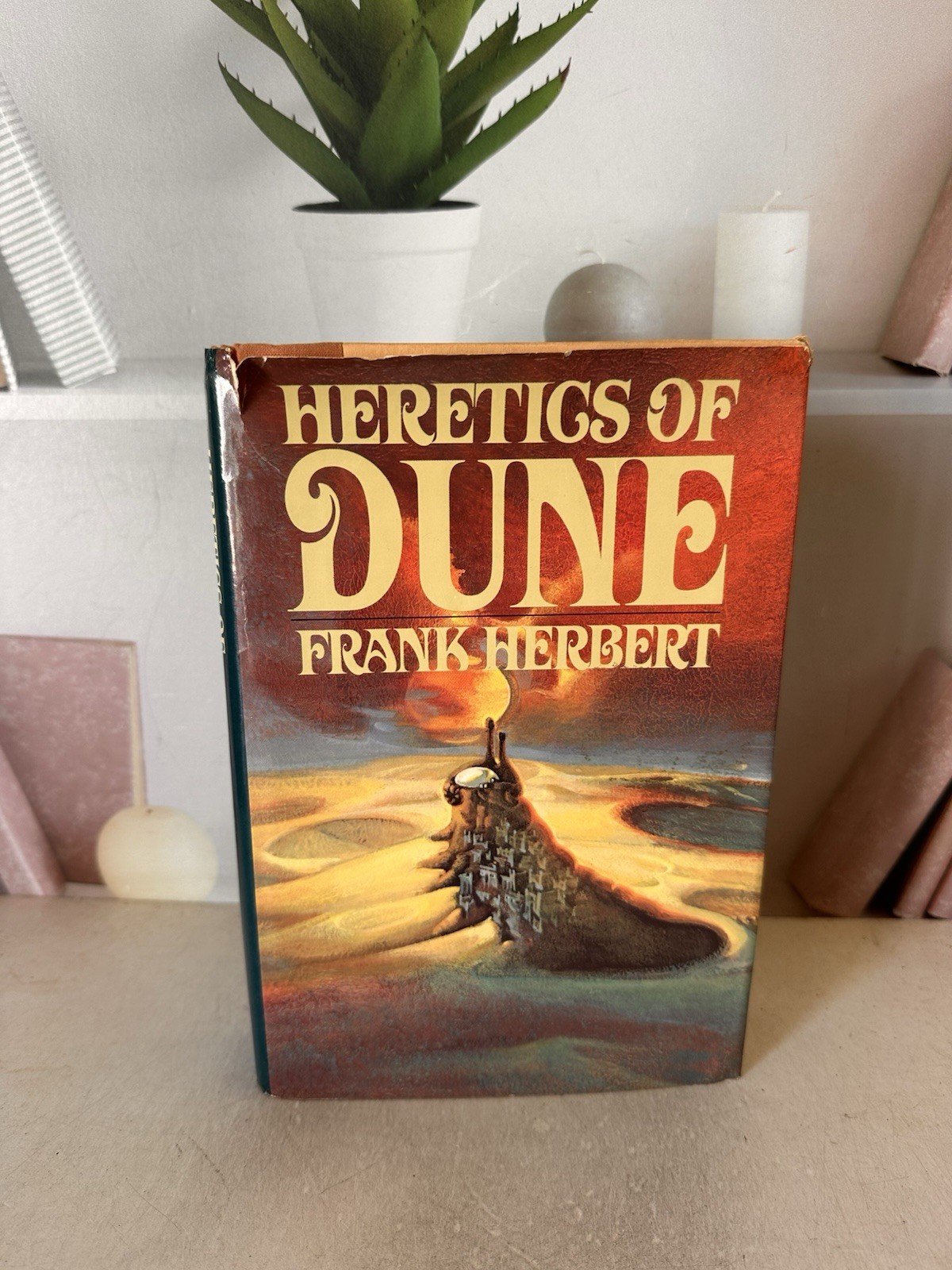 Heretics of Dune – Frank Herbert – Hardcover – First Edition 1984 – Mylar Heretics of Dune – Frank Herbert – Hardcover – First Edition 1984 – Mylar