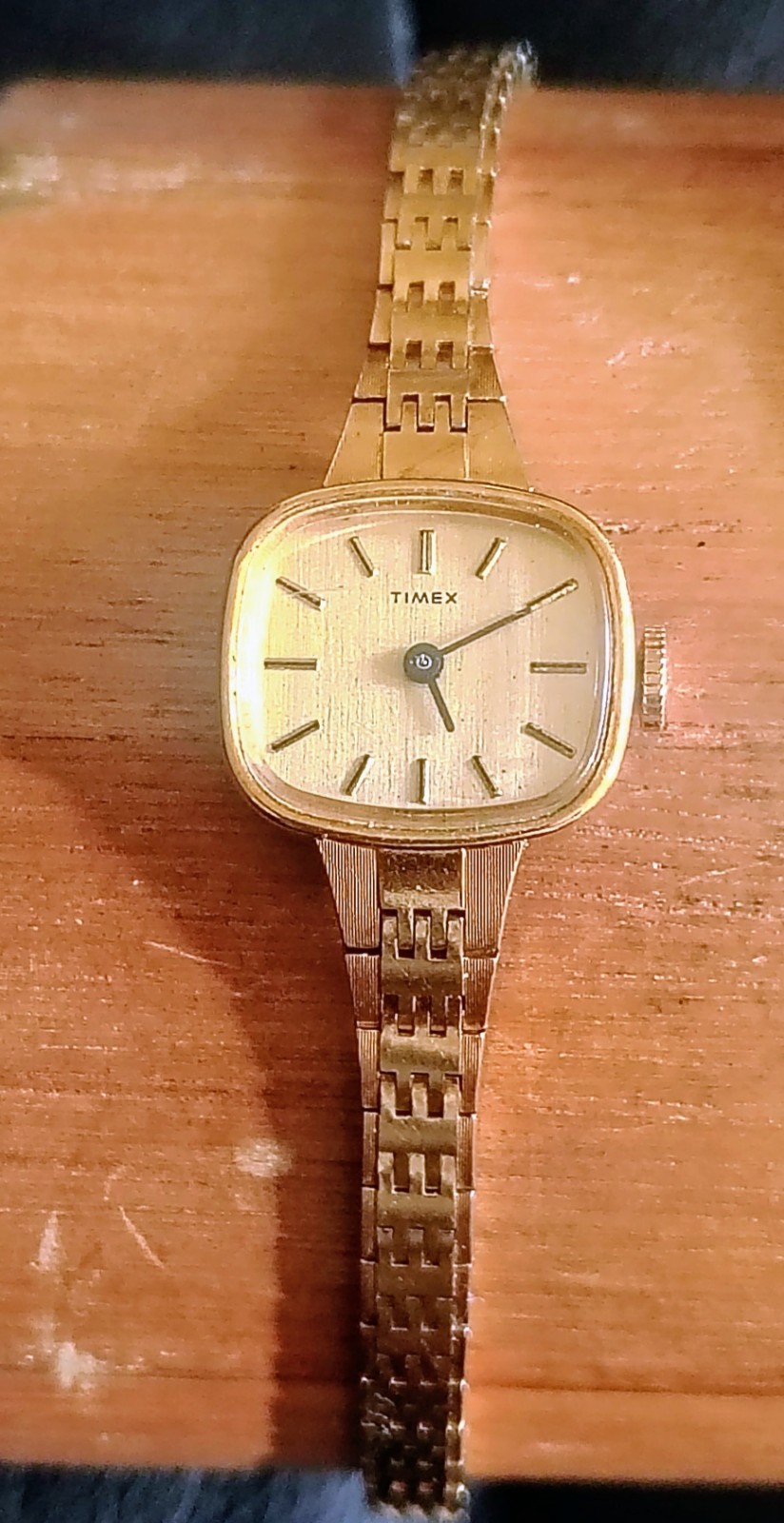 Vintage Timex Ladies Watch Rectangle Face Manual Wind Goldtone #16885 Vintage Timex Ladies Watch Rectangle Face Manual Wind Goldtone #16885