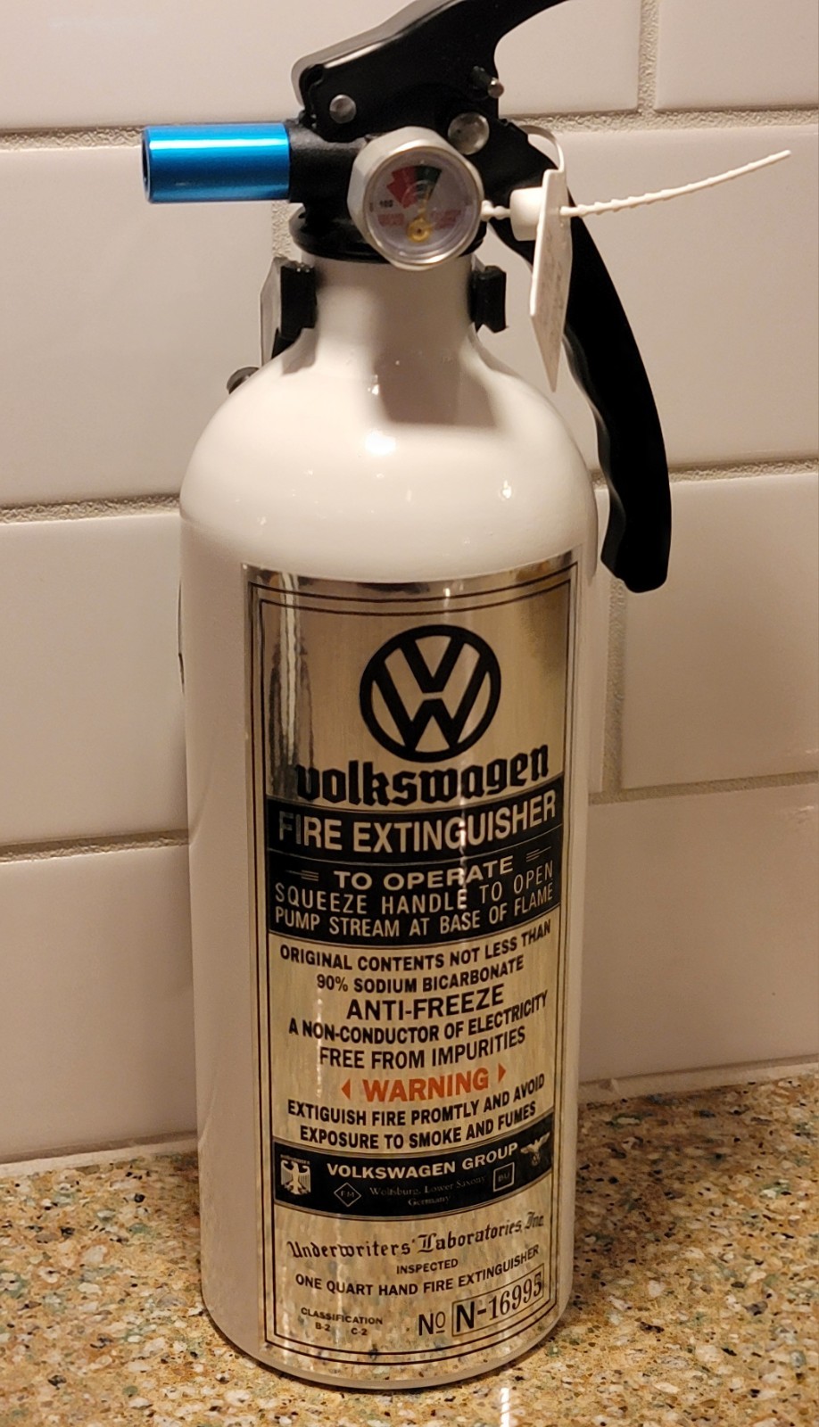VOLKSWAGEN FIRE EXTINGUISHER RETRO VINTAGE VOLKSWAGEN FIRE EXTINGUISHER RETRO VINTAGE